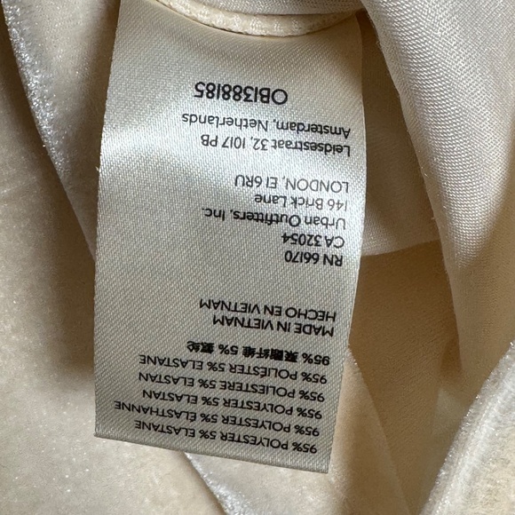 Free People Claudia Velvet Puff Sleeve Blouse in Champagne Toast Sz M - Picture 11 of 11